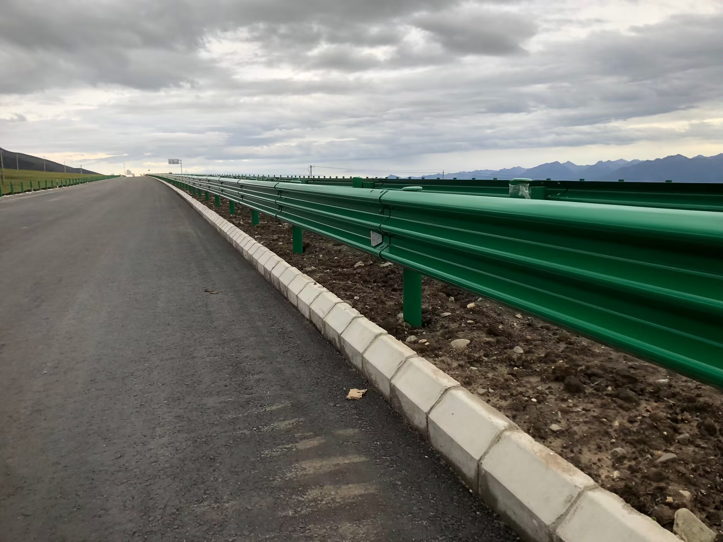 通川区乡村公路波形护栏三波波形护栏 - 推荐
